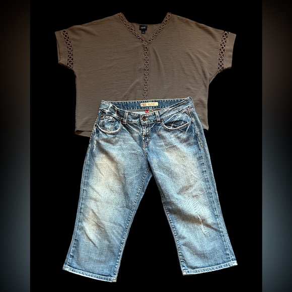 BUCKLE BRAND OUTFIT CAPRIS AND TOP - Picture 2 of 5